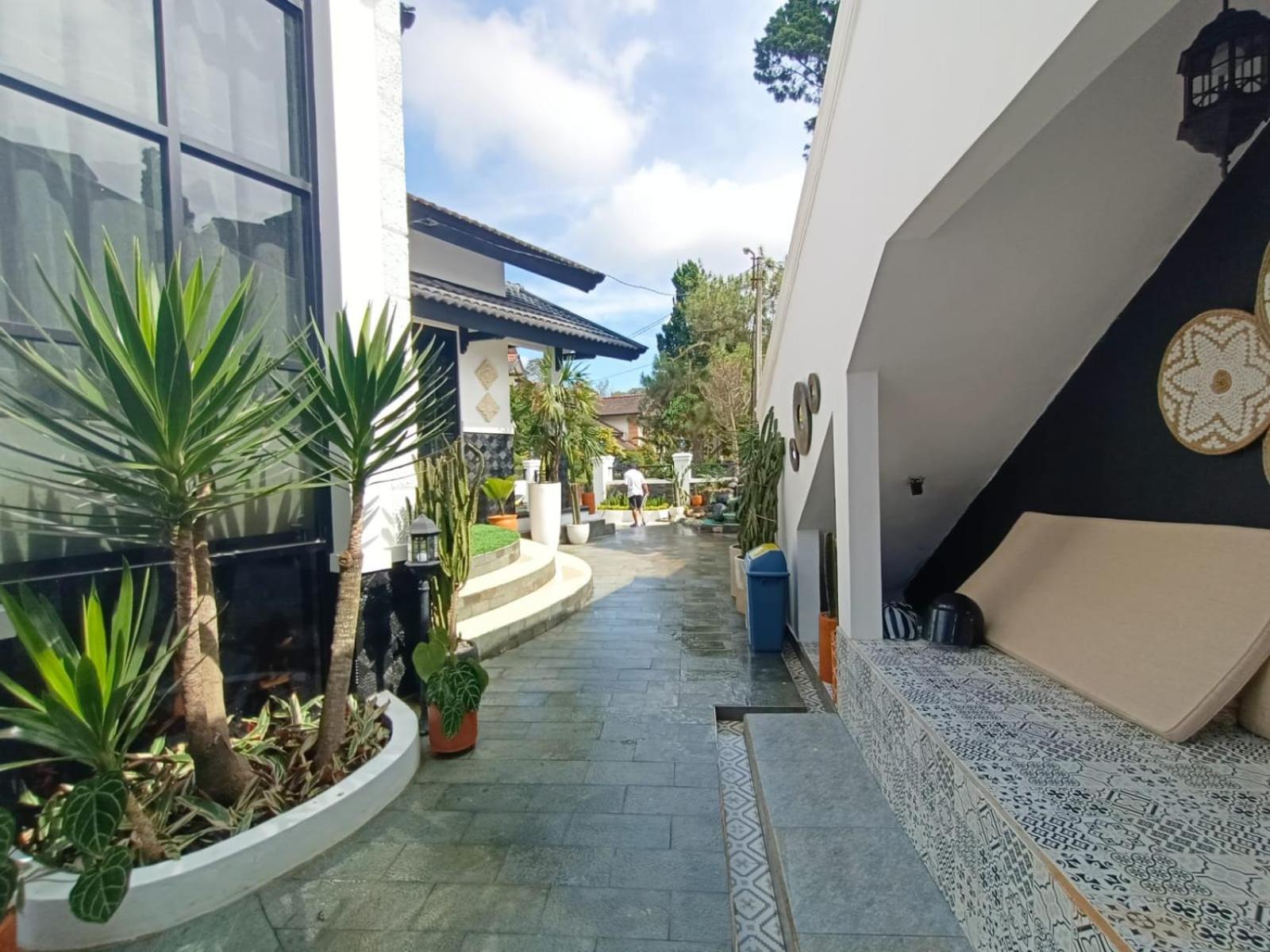 Villa Kota Bunga Malini 10 Cikundul Luaran gambar